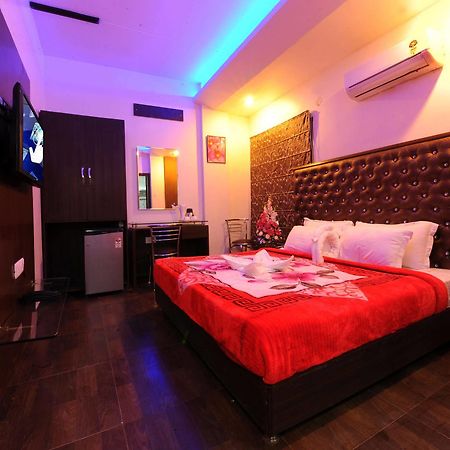 Hotel Pearl Inn & Suites Амритсар Екстериор снимка