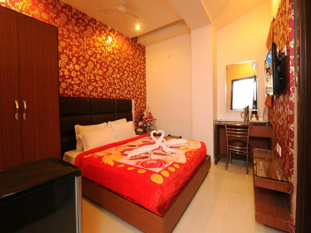 Hotel Pearl Inn & Suites Амритсар Стая снимка