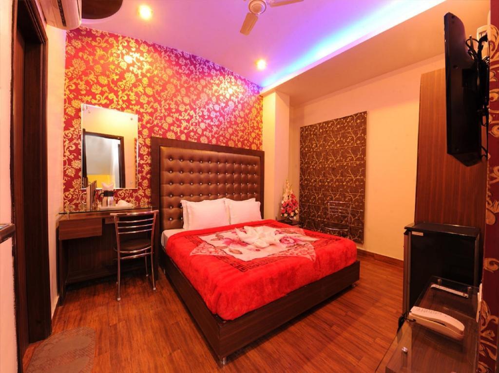 Hotel Pearl Inn & Suites Амритсар Екстериор снимка