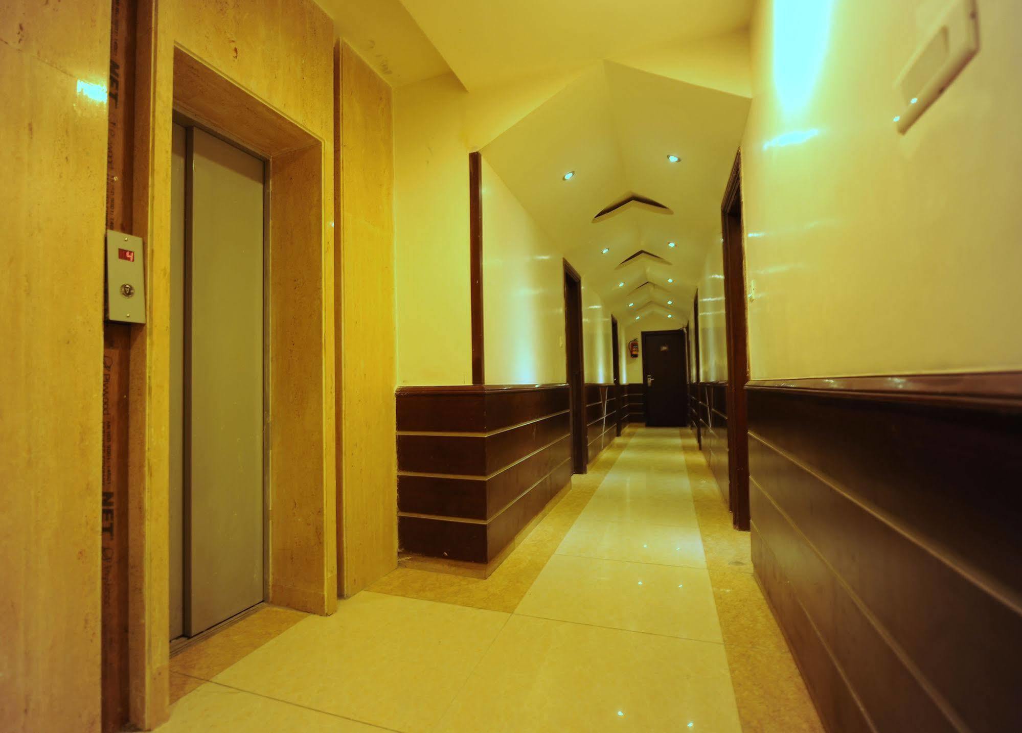 Hotel Pearl Inn & Suites Амритсар Екстериор снимка